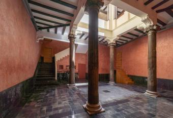 El Palacio de Argensola by Alogest allows 18 year olds to book a room