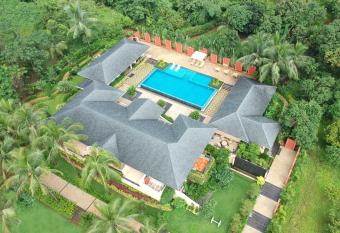 StayVista at Amara Villa Lux Collection with Private Pool, Gazebo, and Game Zone allows 18 year olds to book a room