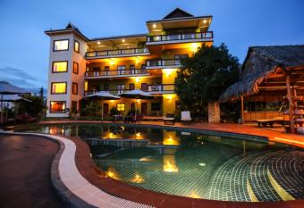 The Moon Kampot Boutique has Balcony rooms