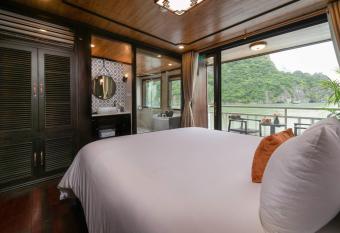 Victory Star Cruise has Balcony rooms