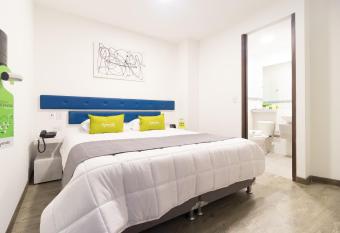 Ayenda 1065 Hotel Wess allows 18 year olds to book a room