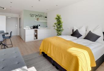 limehome Darmstadt Wilhelminenstra  e - Digital Access allows 18 year olds to book a room