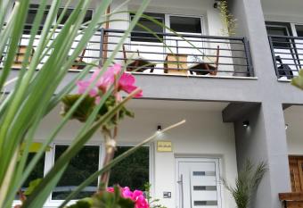 Villa Manteo has Balcony rooms