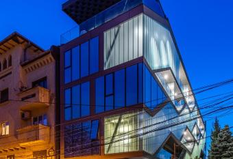 Aparthotel Blend City Center allows 18 year olds to book a room