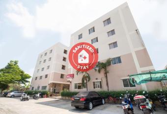 OYO 519 B Min Airport allows 18 year olds to book a room