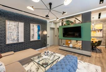 Casa Verdi allows 18 year olds to book a room