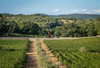 Commanderie de Peyrassol allows 18 year olds to book a room