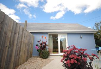 Krissie s allows 18 year olds to book a room