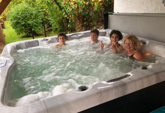 Villa l INSOUCIANCE en Champagne has Balcony rooms