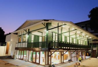 Barn Laos Hostel has Balcony rooms