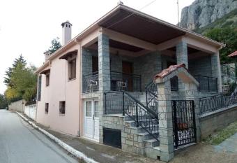 Archontiko Theopetra has Balcony rooms