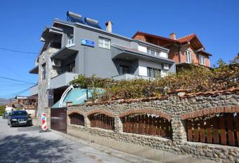 Hostel and Apartments has Balcony rooms