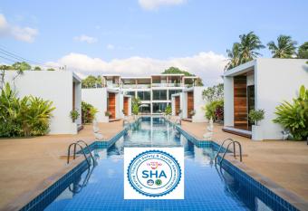 Zee Luxury Boutique Hotel allows 18 year olds to book a room