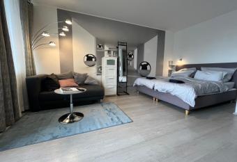 Balance Apartment D  sseldorf - Neuss with Parking allows 18 year olds to book a room