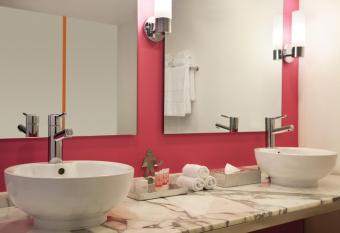 Flamingo Las Vegas has rooms with a private hot tub