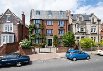 The Ferryman Art Deco studios in central Southsea has Balcony rooms