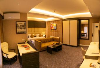 Parkway Inn Hotel & Spa allows 18 year olds to book a room