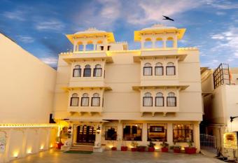 Boheda Palace has Balcony rooms