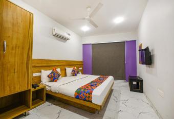 Gazelle INN has Balcony rooms