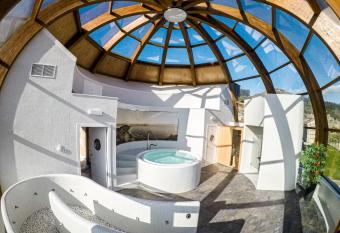 Casa R  stica O Facho allows 18 year olds to book a room