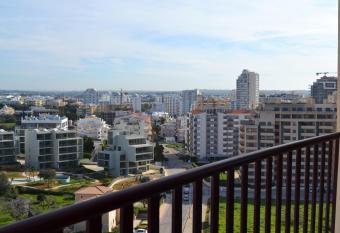 Sea Top Flat IV allows 18 year olds to book a room