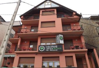 Hotel Shadows has Balcony rooms