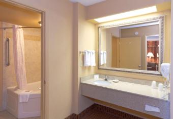 Spark by Hilton Ormond Beach Oceanfront allows 18 year olds to book a room