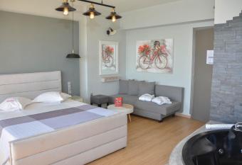 Scorpios Sea Side Hotel has Balcony rooms