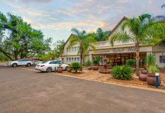 Sundown Country Estate has Balcony rooms