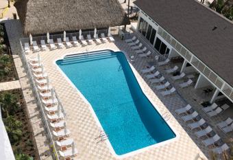 Beachcomber Resort & Club has Balcony rooms