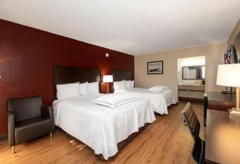 Red Roof PLUS+ St. Augustine allows 18 year olds to book a room