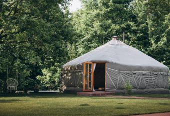 VasaRojaus Jurta has Balcony rooms