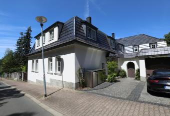 BohnApartments Steigerwald - Natur in der Stadt - Vollausstattung - WLAN - gratis Parkpl  tze allows 18 year olds to book a room