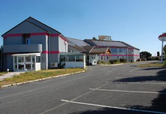 Fasthotel Chateauroux allows 18 year olds to book a room