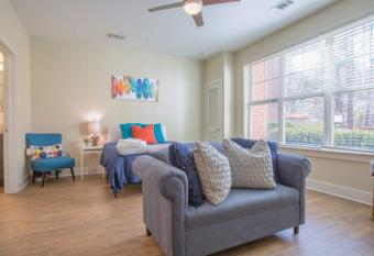 Frontdesk Mezzo 1 Southpark Apts Charlotte, NC allows 18 year olds to book a room