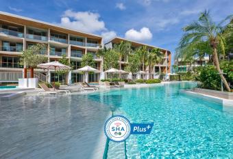 Wyndham Grand Nai Harn Beach Phuket has Balcony rooms