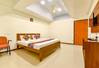 FabHotel Shivam, Karelibagh allows 18 year olds to book a room