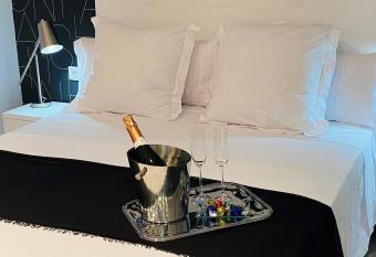 Hostal Somnis has Balcony rooms