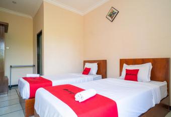 RedDoorz Plus Syariah At Lotus Hotel Bojonegoro allows 18 year olds to book a room