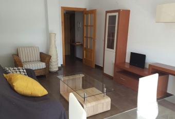 Apartamento DUQUE allows 18 year olds to book a room