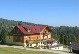 Hotel Stoichart has Balcony rooms
