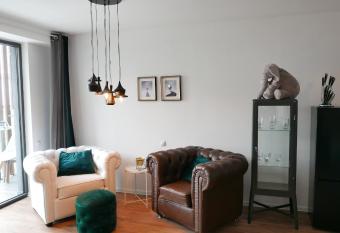 Atrium - Cozy Apartment next to Gondola has Balcony rooms