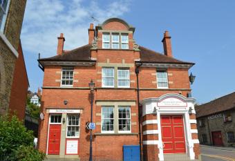 The Old Post Office Boutique Guesthouse allows 18 year olds to book a room
