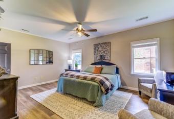 Upcountry Inn - Rooms has Balcony rooms