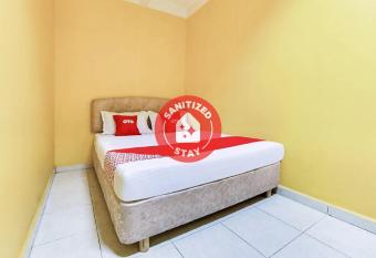 OYO 89406 Lucky Budget Hotel allows 18 year olds to book a room