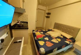 Green Pramuka Apartement By Vici allows 18 year olds to book a room
