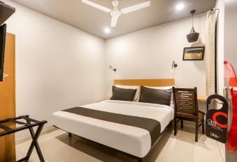 Super OYO Collection O Le Noida Hotel Near Sector 76 Metro Station allows 18 year olds to book a room