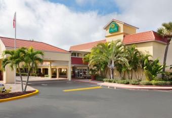 La Quinta Inn by Wyndham Cocoa Beach-Port Canaveral allows 18 year olds to book a room