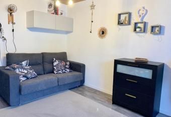 Studio a Chamrousse a 100 m des pistes avec balcon has Balcony rooms