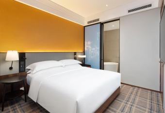 DoubleTree by Hilton Fuzhou South has rooms with a private hot tub